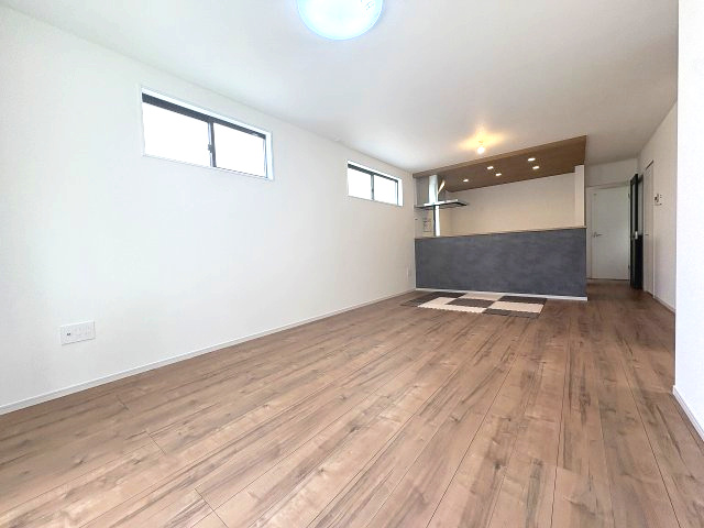 【外観】 | 福岡市南区寺塚2丁目1期　1号棟（全2棟）【仲介手数料無料・0円】 | 現地写真。同じ物件を見るなら、プラス不動産販売にお任せ下さい。