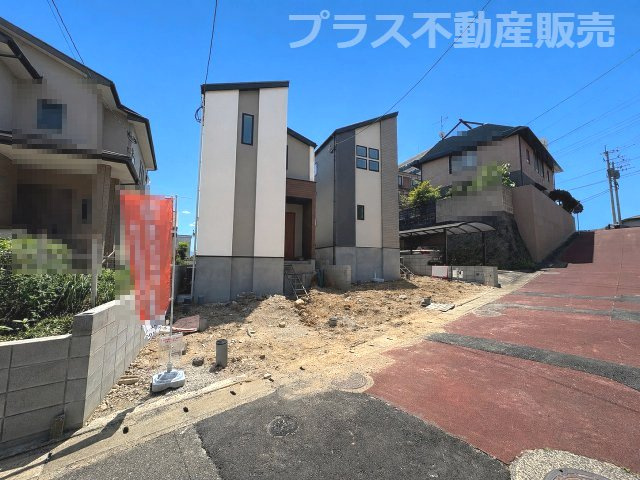 【外観】 | 福岡市南区寺塚2丁目1期　1号棟（全2棟）【仲介手数料無料・0円】 | 現地写真。プラス不動産販売なら、現場の全ての棟をまとめてご見学頂けます。