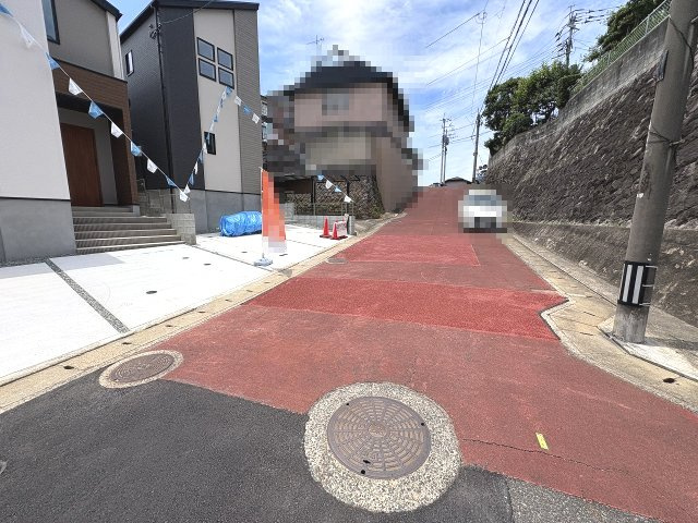 【その他】 | 福岡市南区寺塚2丁目1期　2号棟（全2棟）【仲介手数料無料・0円】 | 現地写真。前面道路です。