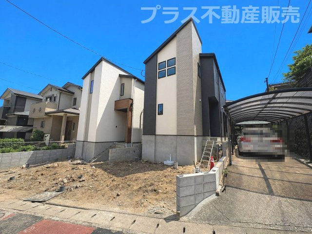 【外観】 | 福岡市南区寺塚2丁目1期　2号棟（全2棟）【仲介手数料無料・0円】 | まもなく完成。ご内覧は可能です。ご見学はプラス不動産販売にお任せ下さい。