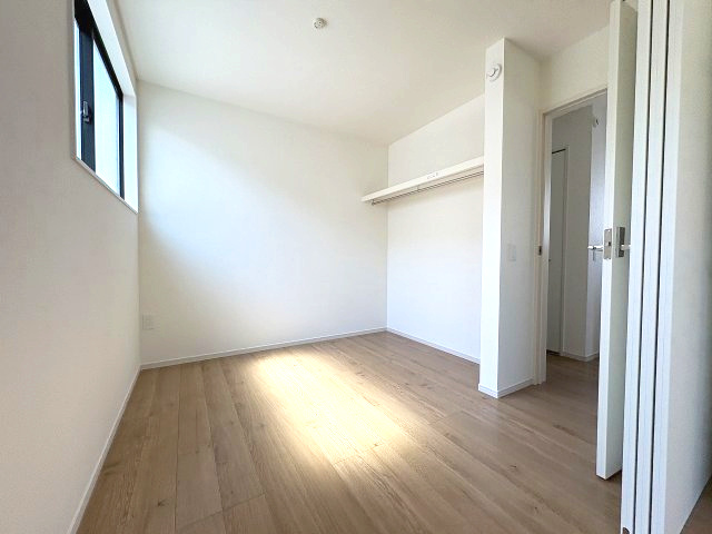 【子供部屋】 | 福岡市南区寺塚2丁目1期　2号棟（全2棟）【仲介手数料無料・0円】 | 施工例。施工例は完成時と異なる場合があります。