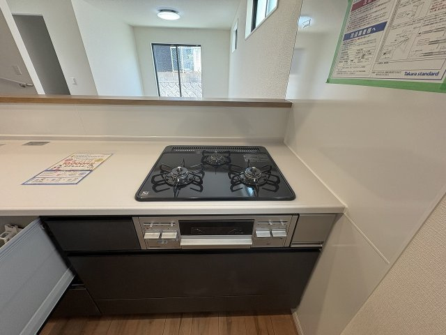 【キッチン】 | 福岡市南区寺塚2丁目1期　2号棟（全2棟）【仲介手数料無料・0円】 | 施工例。施工例は完成時と異なる場合があります。