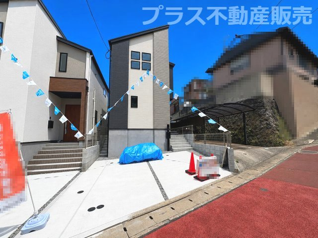 【外観】 | 福岡市南区寺塚2丁目1期　2号棟（全2棟）【仲介手数料無料・0円】 | 現地写真。プラス不動産販売なら、現場の全ての棟をまとめてご見学頂けます。
