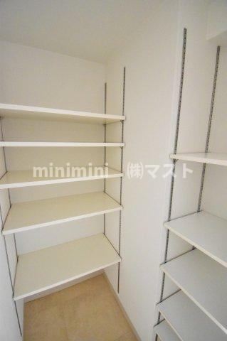 大阪市中央区瓦町１丁目の賃貸マンションの玄関