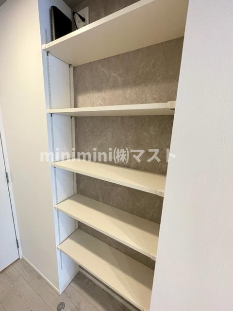 大阪市中央区北新町の賃貸マンションの収納