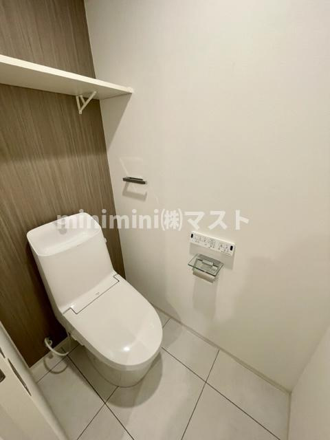 大阪市中央区北新町の賃貸マンションのトイレ