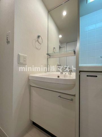 大阪市中央区常盤町２丁目の賃貸マンションの洗面所