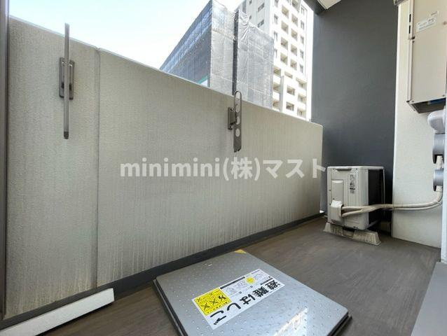 大阪市中央区内久宝寺町３丁目の賃貸マンションのバルコニー
