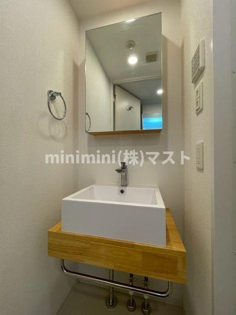 大阪市中央区内久宝寺町３丁目の賃貸マンションの洗面所