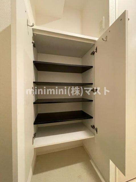 大阪市中央区内久宝寺町３丁目の賃貸マンションの玄関