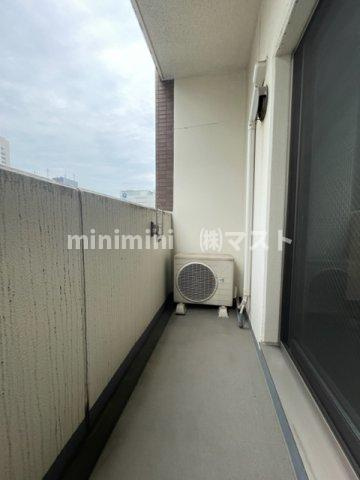 大阪市中央区南本町２丁目の賃貸マンションのバルコニー