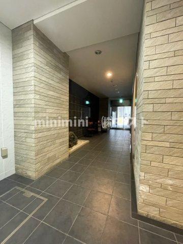 大阪市中央区南本町２丁目の賃貸マンションのロビー