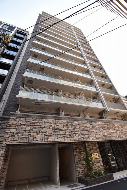 大阪市中央区鎗屋町２丁目の賃貸マンションの外観