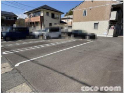 ピースフルの駐車場