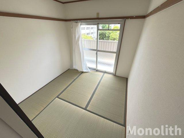 鶴山台59号棟の和室