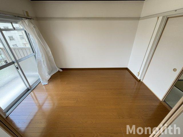 鶴山台59号棟の洋室