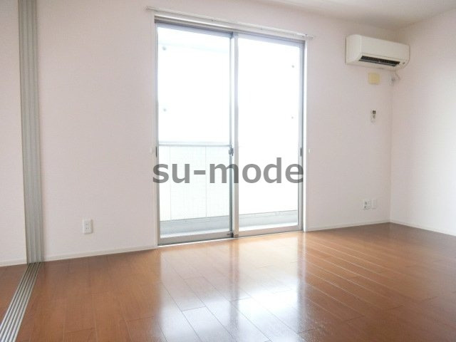 ルージュブリエの居間・リビング