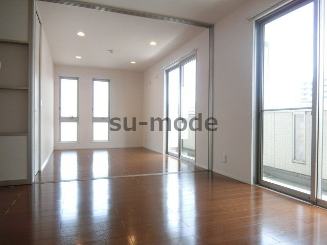 ルージュブリエの洋室