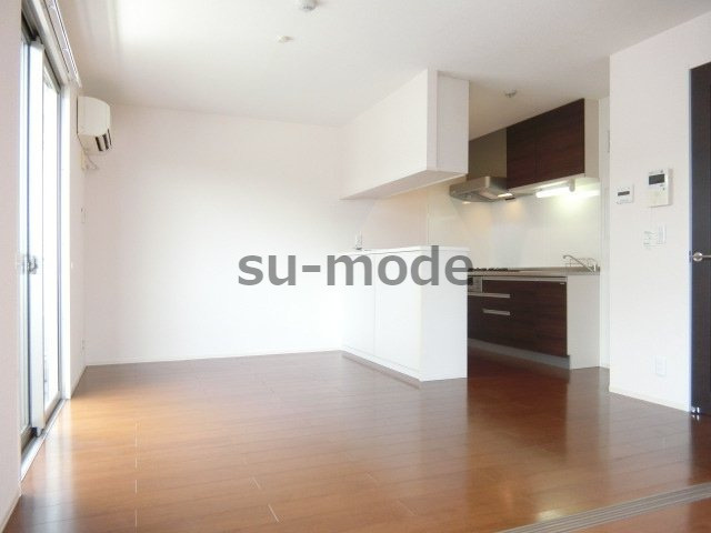 ルージュブリエの居間・リビング