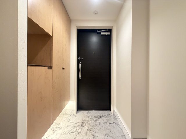 ヴェーゼント芝の杜ヒルトップの玄関