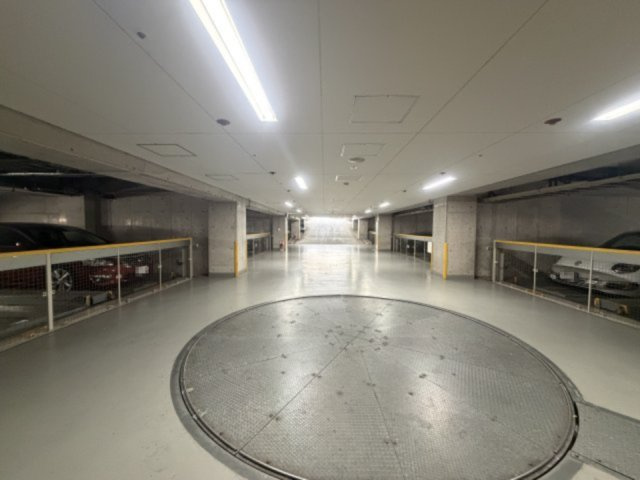 ヴェーゼント芝の杜ヒルトップの駐車場