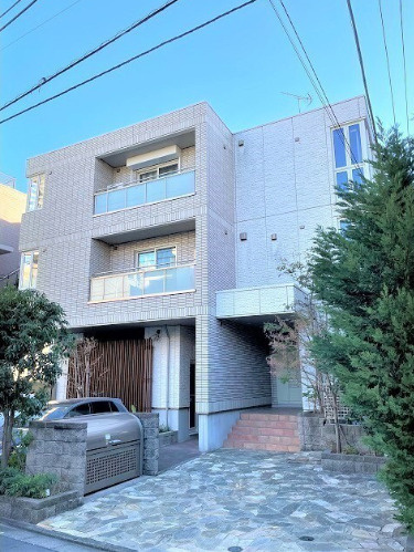 仲之町ヒルズのロビー