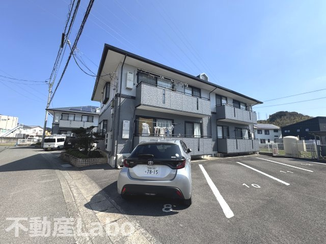 徳島市名東町３丁目のアパート