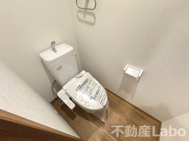 徳島市八万町下福万の賃貸マンションのトイレ