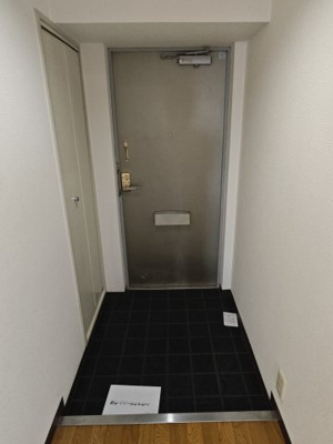 【玄関】 | ロビン・ソング