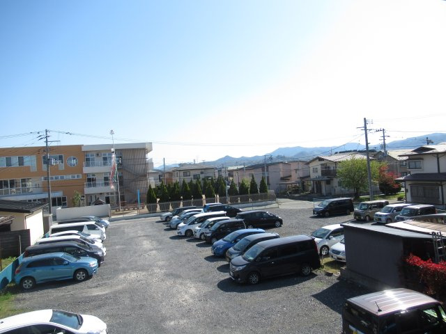 カルムメゾネット東棟のバルコニー