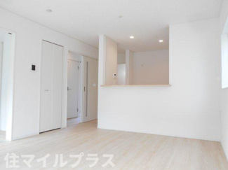 【居間・リビング】 | 二本松市郭内2丁目新築一戸建て6棟 | おしゃれな居間です