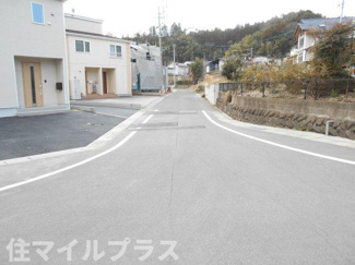 【前面道路含む現地写真】 | 二本松市郭内2丁目新築一戸建て6棟 | 前面道路含む現地写真です