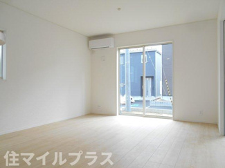 【居間・リビング】 | 二本松市郭内2丁目新築一戸建て6棟 | ゆったりとした居間です