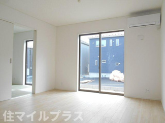 【居間・リビング】 | 二本松市郭内2丁目新築一戸建て6棟 | おしゃれな居間です