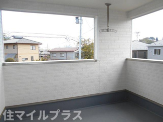 【バルコニー】 | 二本松市郭内2丁目新築一戸建て6棟 | 開放的で明るい空間を演出してくれるバルコニーです