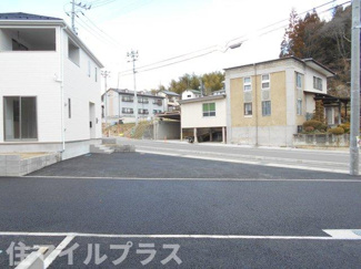 【駐車場】 | 二本松市郭内2丁目新築一戸建て6棟 | 駐車場に車を止められます