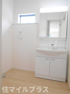 【独立洗面台】 | 二本松市郭内2丁目新築一戸建て6棟 | 朝の支度にも助かる、独立の洗髪洗面化粧台