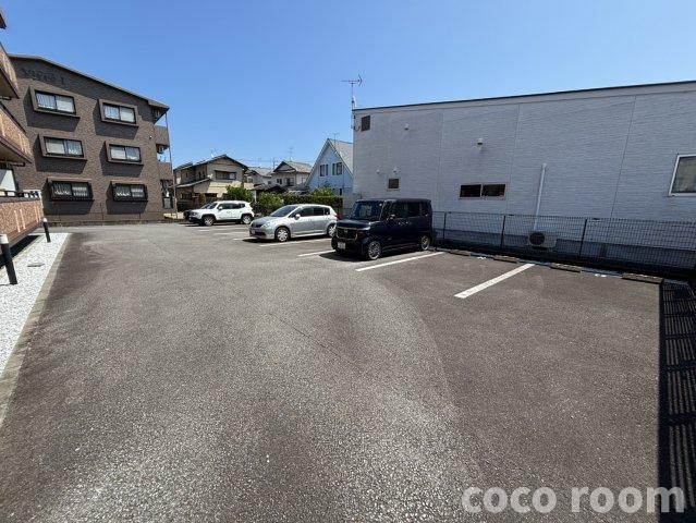 アレグリーアの駐車場