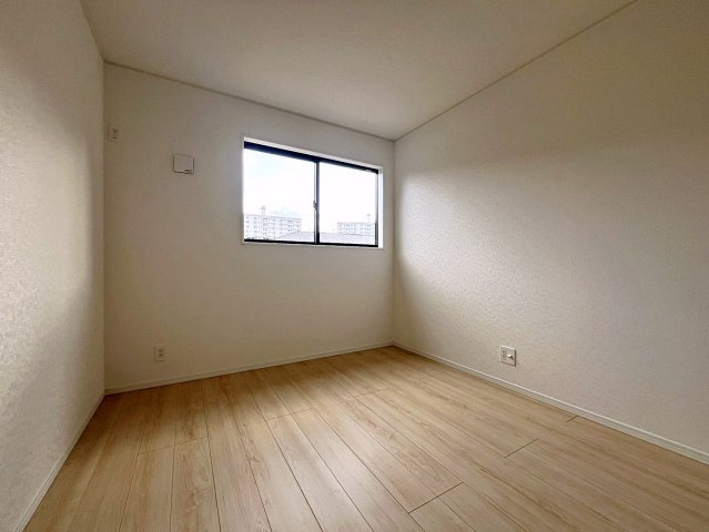 新築戸建・新築建売　二本松市郭内第5　二本松北小・二本松第一中の洋室|6帖の洋室はシンプルな空間でどんなインテリアにも対応できます！
