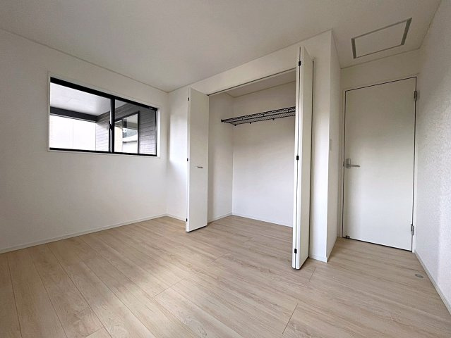 新築戸建・新築建売　二本松市郭内第5　二本松北小・二本松第一中の洋室|6.5帖の洋室は自然光が長時間入る2面採光で明るく気持ちの良いプライベート空間です！