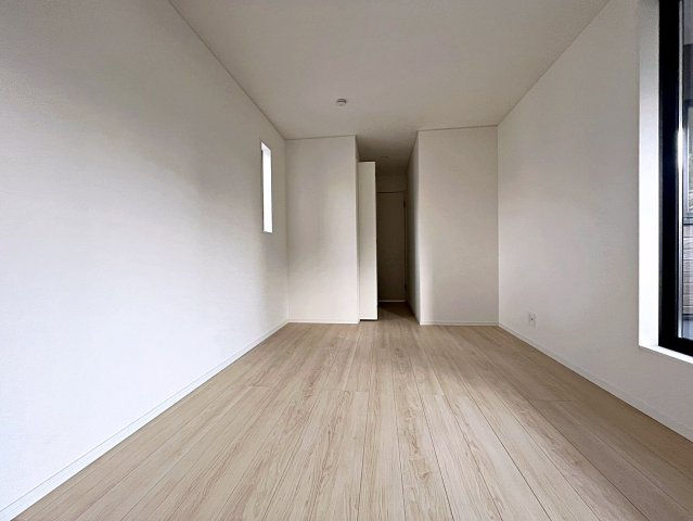 新築戸建・新築建売　二本松市郭内第5　二本松北小・二本松第一中の洋室|8.5帖の洋室は広々としておりご夫婦の主寝室におすすめです！