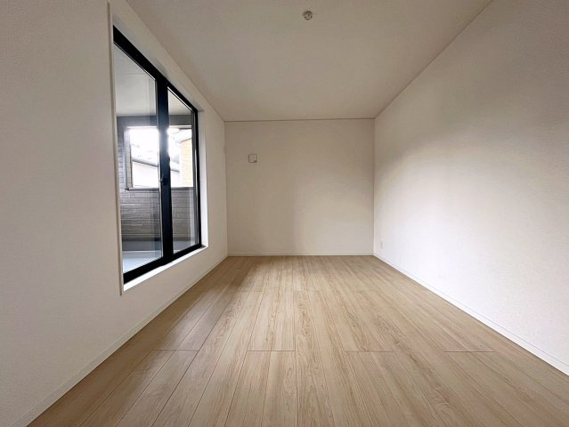 新築戸建・新築建売　二本松市郭内第5　二本松北小・二本松第一中の洋室|8.5帖の洋室は広々としているのでご夫婦の主寝室におすすめです！
