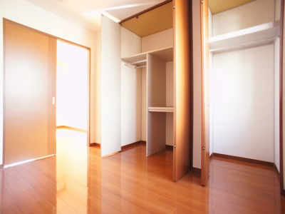 【収納】 | ヴィラクレールD | 充実収納付きの北側洋間です♪