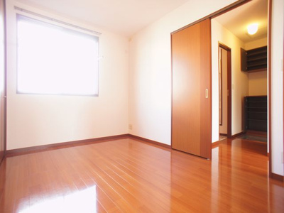 【寝室】 | ヴィラクレールD | オープンにすると広く使えます♪