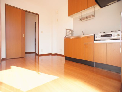 【キッチン】 | ヴィラクレールD | 風通し良好で嫌なにおいがこもりません♪