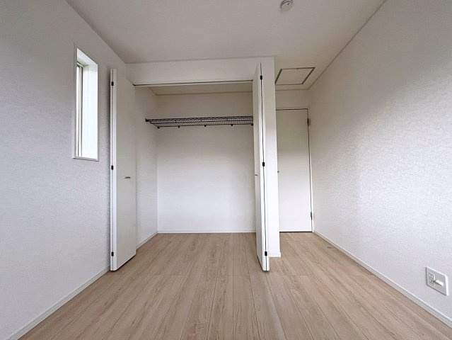 新築戸建・新築建売　二本松市郭内第5　二本松北小・二本松第一中の収納|自然光が長時間入る2面採光で明るく気持ちの良いプライベート空間です！