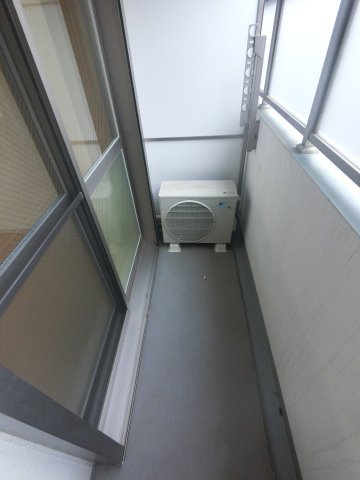 レオ伍拾番館のバルコニー