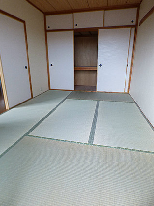 フルニール岡本の和室