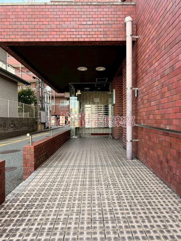 久留米パインハイツのエントランス|毎日通るエントランスはこのようになっています