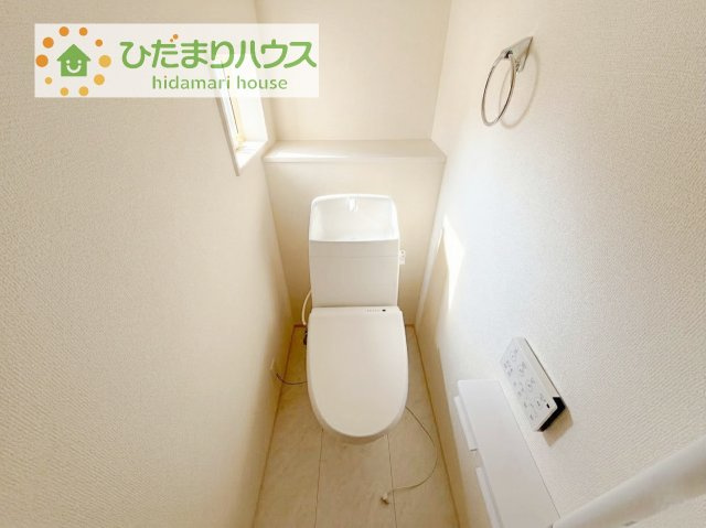 【トイレ】 | かすみがうら市下稲吉2期　新築戸建　5号棟 | 1・2階にトイレあり。階段を降りなくてもいいので、高齢者の方も優しい☆彡